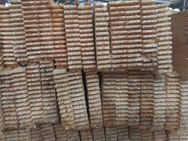 杉木原材料和成品